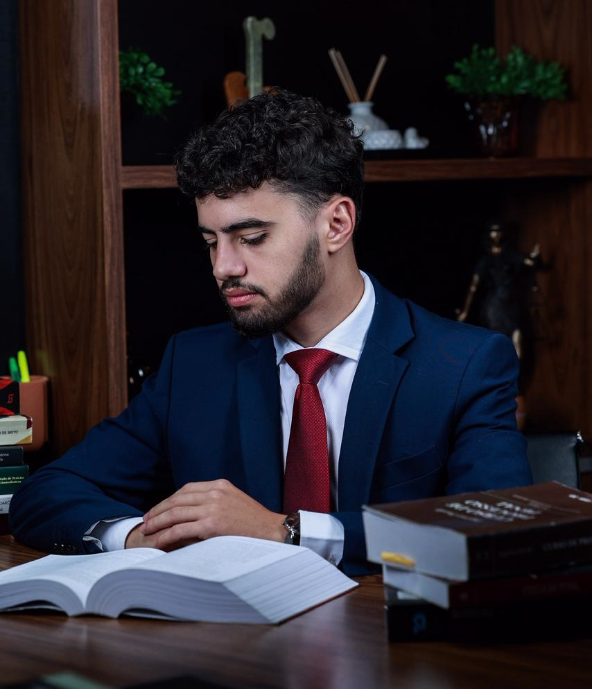 Dr. Mateus Custódio, advogado criminalista